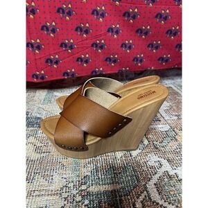 Massimo Dutti Tan Leather Wedge Sandals